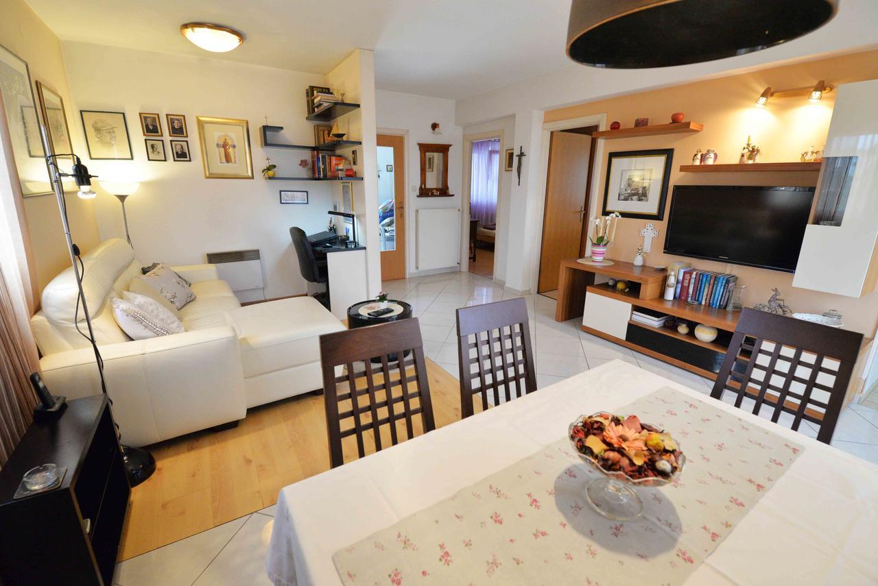 Holiday Apartment Ivan Murter Bagian luar foto